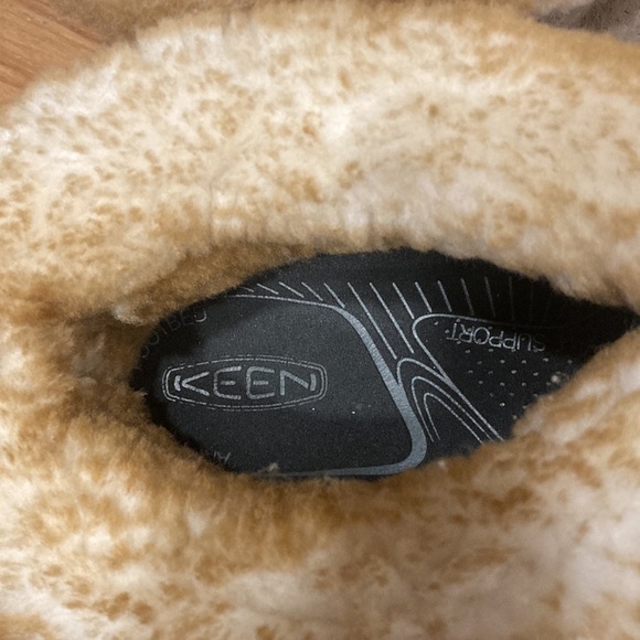 Old Friend sheepskin slipper. Keen anatomical footbed supports. Men’s 11 - Picture 5 of 5